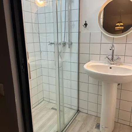 Marvellous 2 Bedrooms Attic In The Old Town דירה *