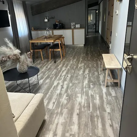 Marvellous 2 Bedrooms Attic In The Old Town דירה בוקרשט