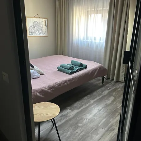 Marvellous 2 Bedrooms Attic In The Old Town דירה בוקרשט