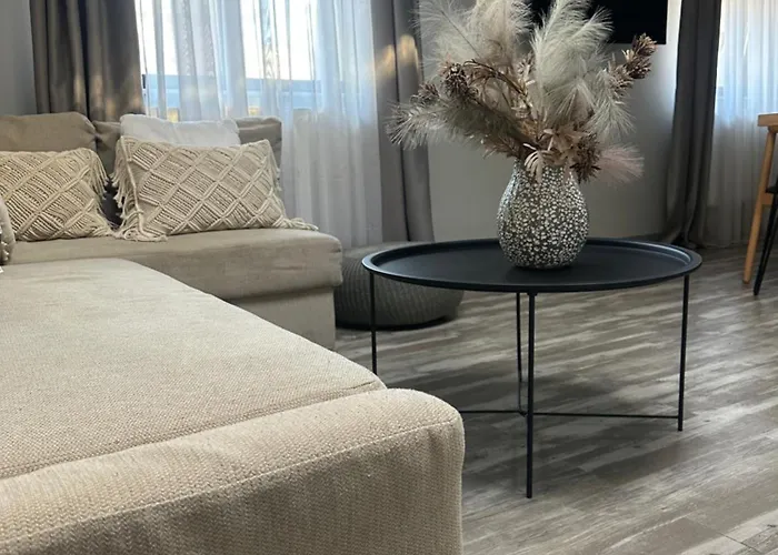 Marvellous 2 Bedrooms Attic In The Old Town Апартаменти